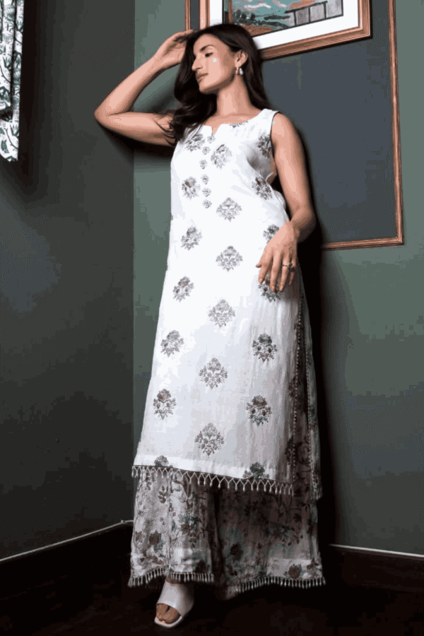 Aas_Dua_Fashion_Corner
