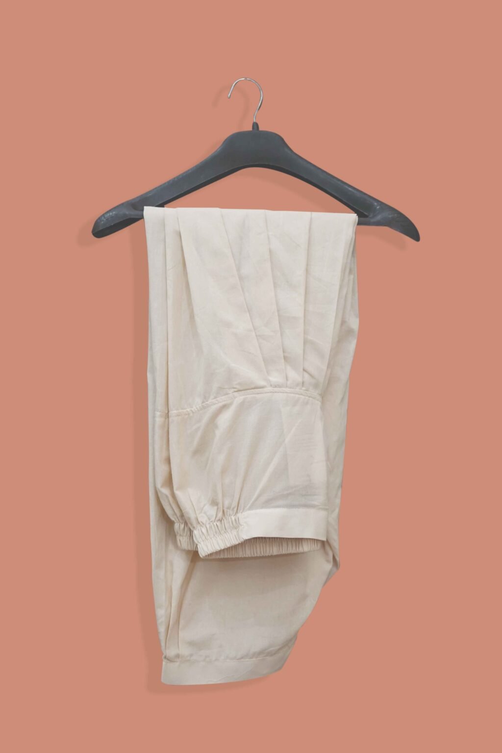 Beige-e-Narm