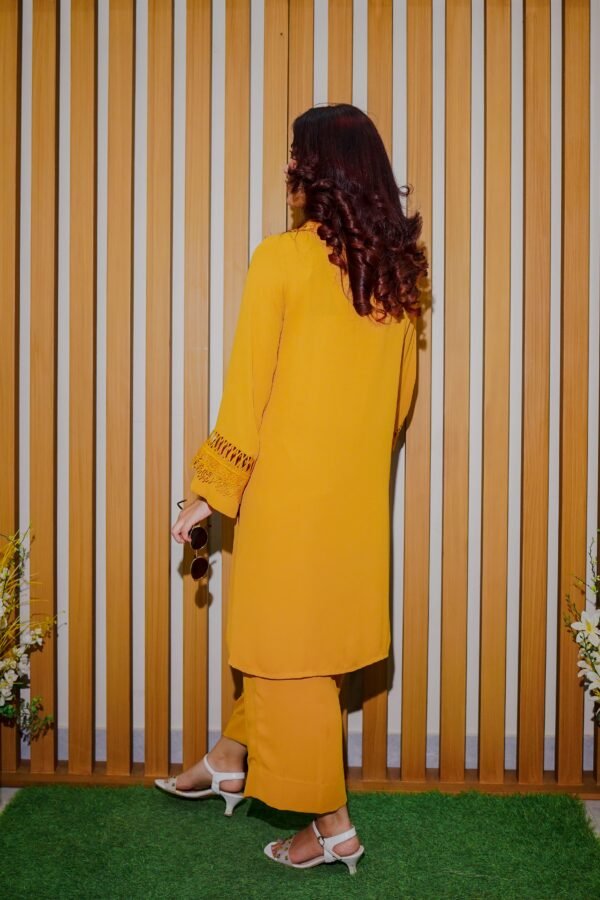 Golden Glow – Classic Mustard 2-Piece