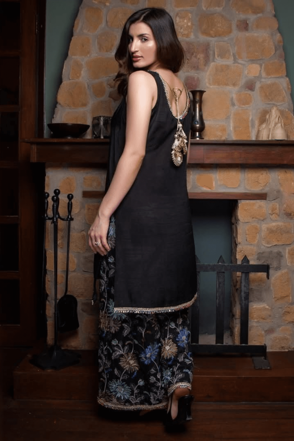 Noir Bloom – Customized Handcrafted Elegance
