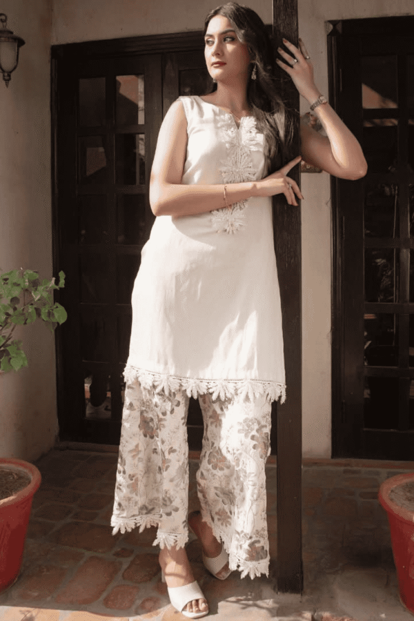 Safoora_Dua_Fashion_Corner