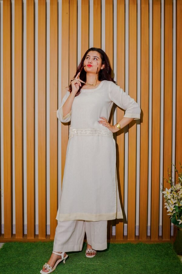 White Minimalist – Elegant Everyday Wear