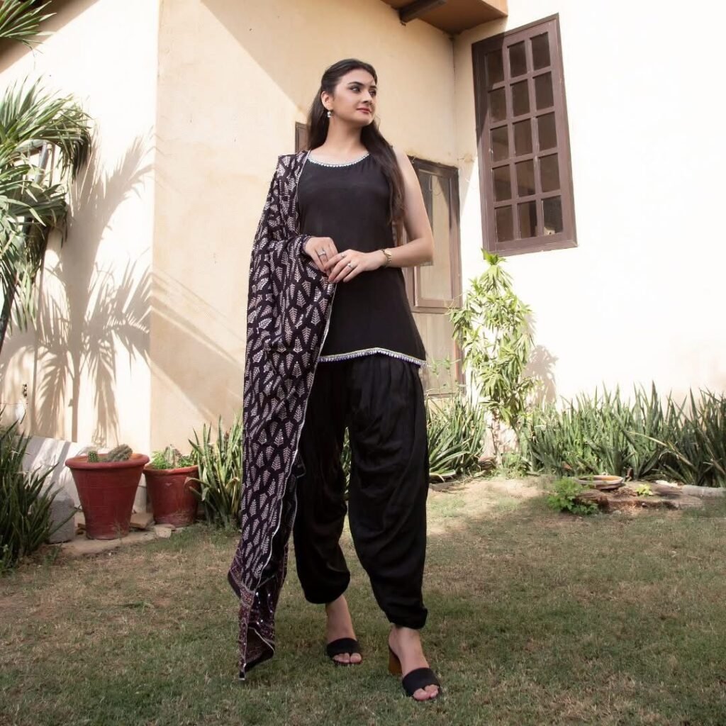 Zeenat_Dua_Fashion_Corner