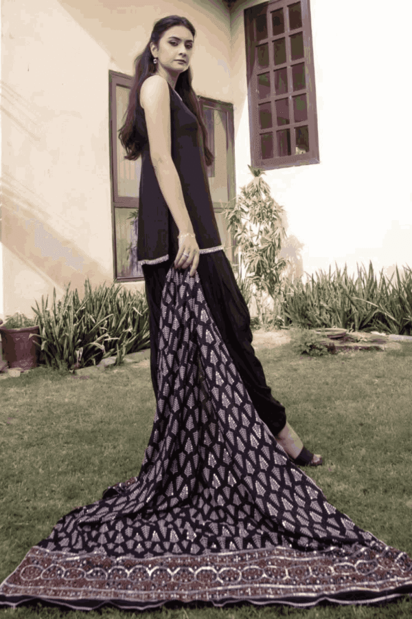 Zeenat_Dua_Fashion_Corner