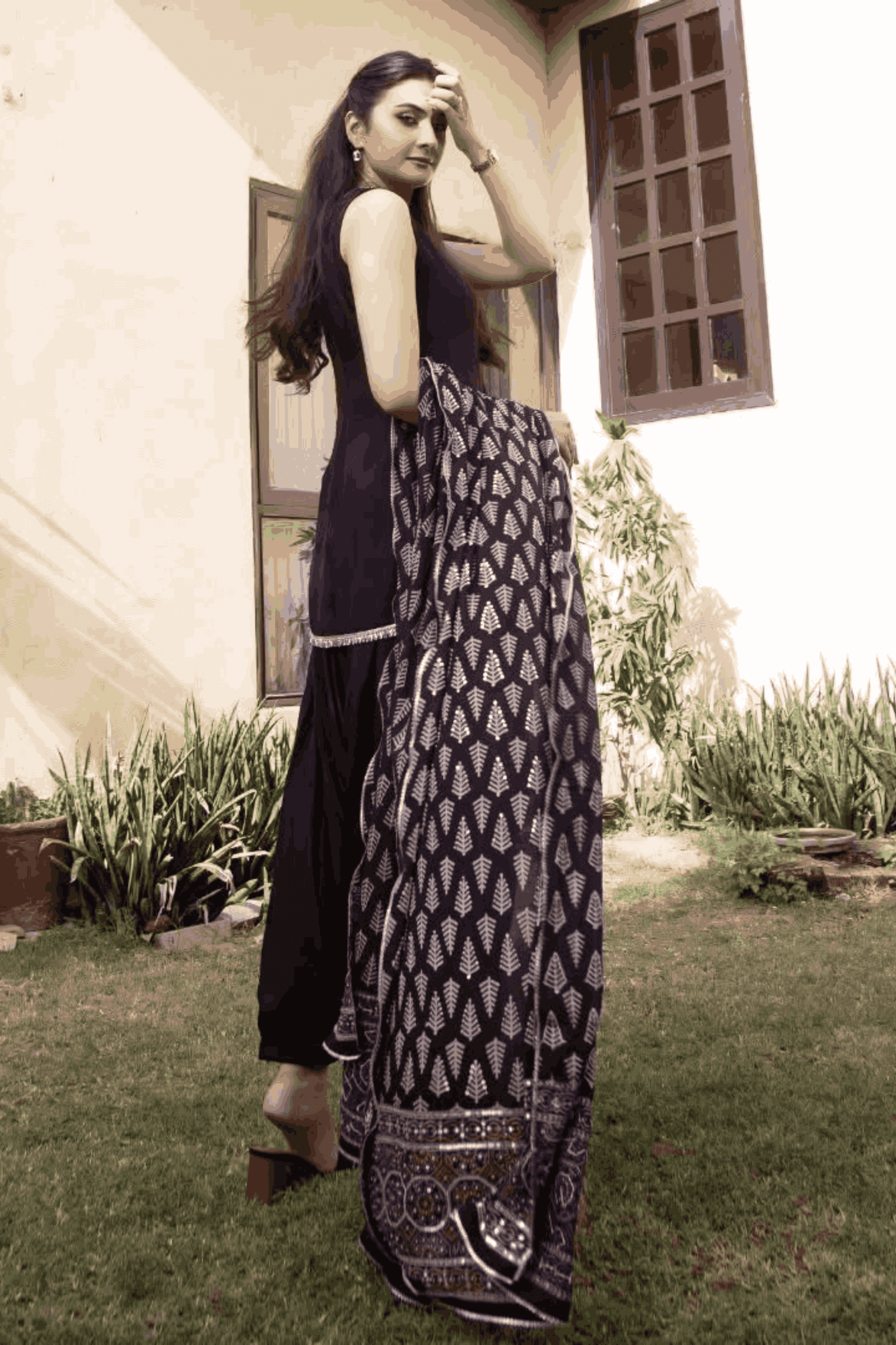 Zeenat_Dua_Fashion_Corner