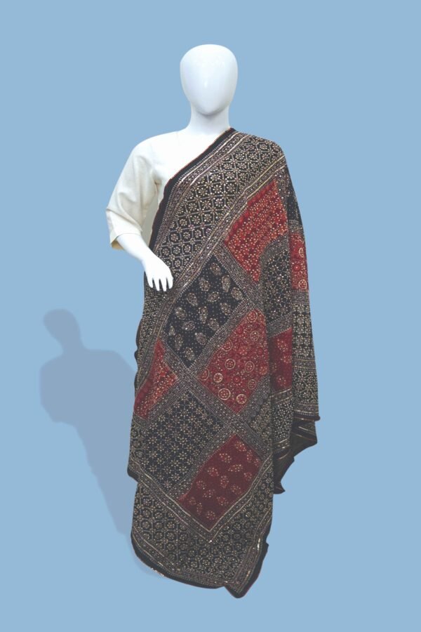 Handcrafted Ajrak Shawl – Traditional Elegance