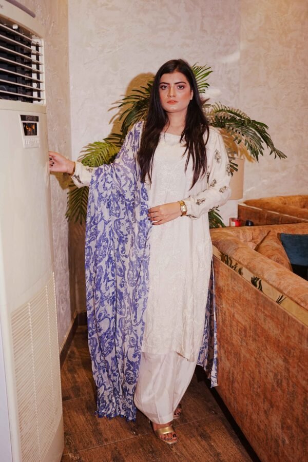 Ivory Breeze – Subtle Glam in Blue Flow