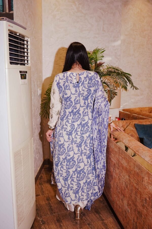 Ivory Breeze – Subtle Glam in Blue Flow
