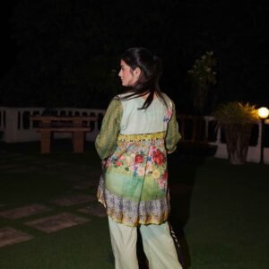 Midnight Garden – Timeless Floral Charm