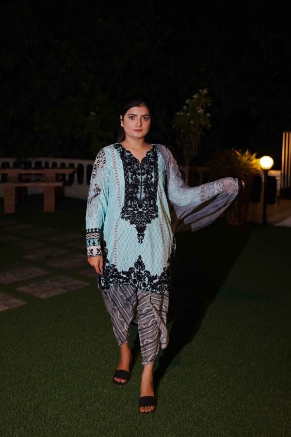 Midnight Mint – Bold Elegance for the Fearless Soul