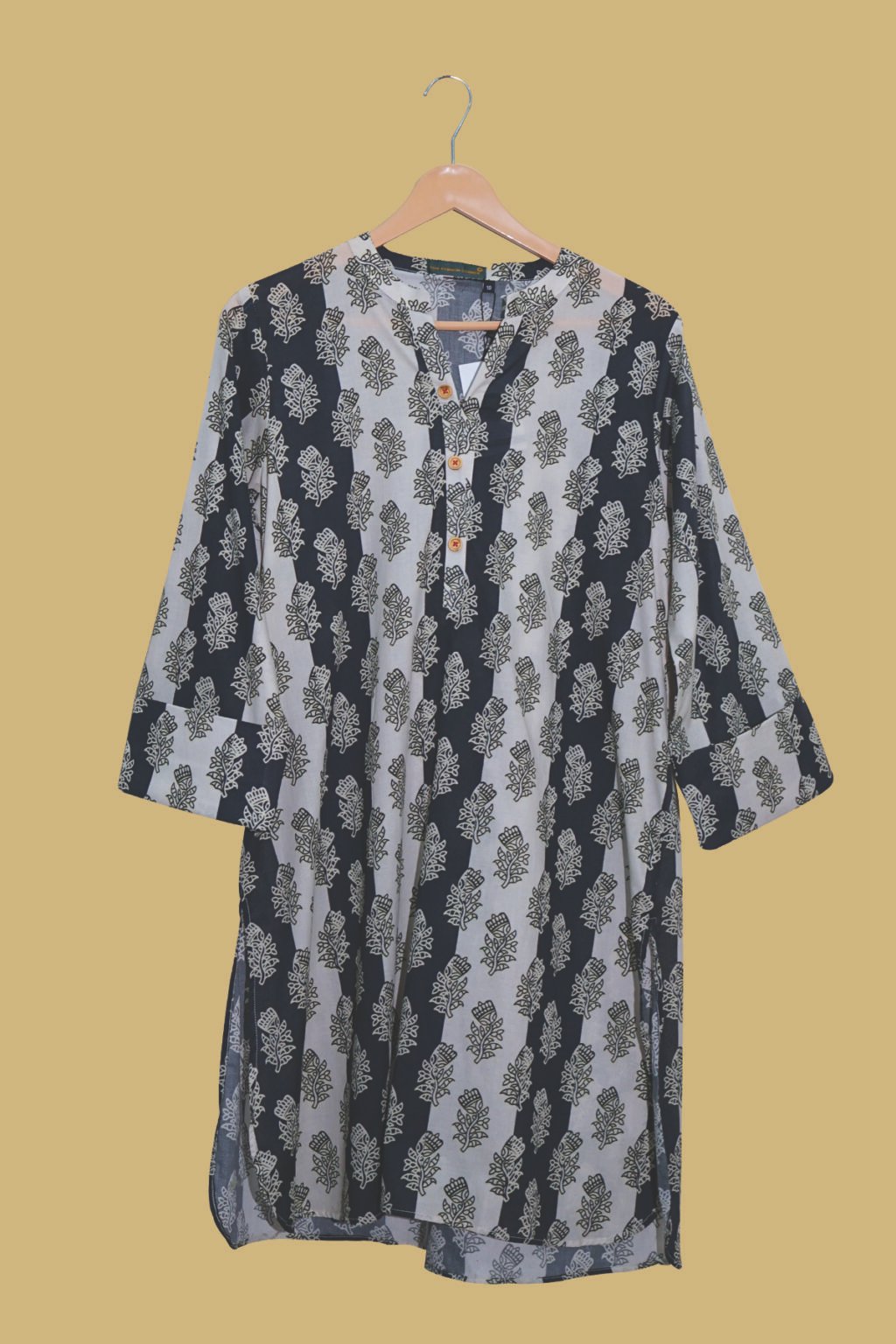 Monochrome Leaf Print Kurti