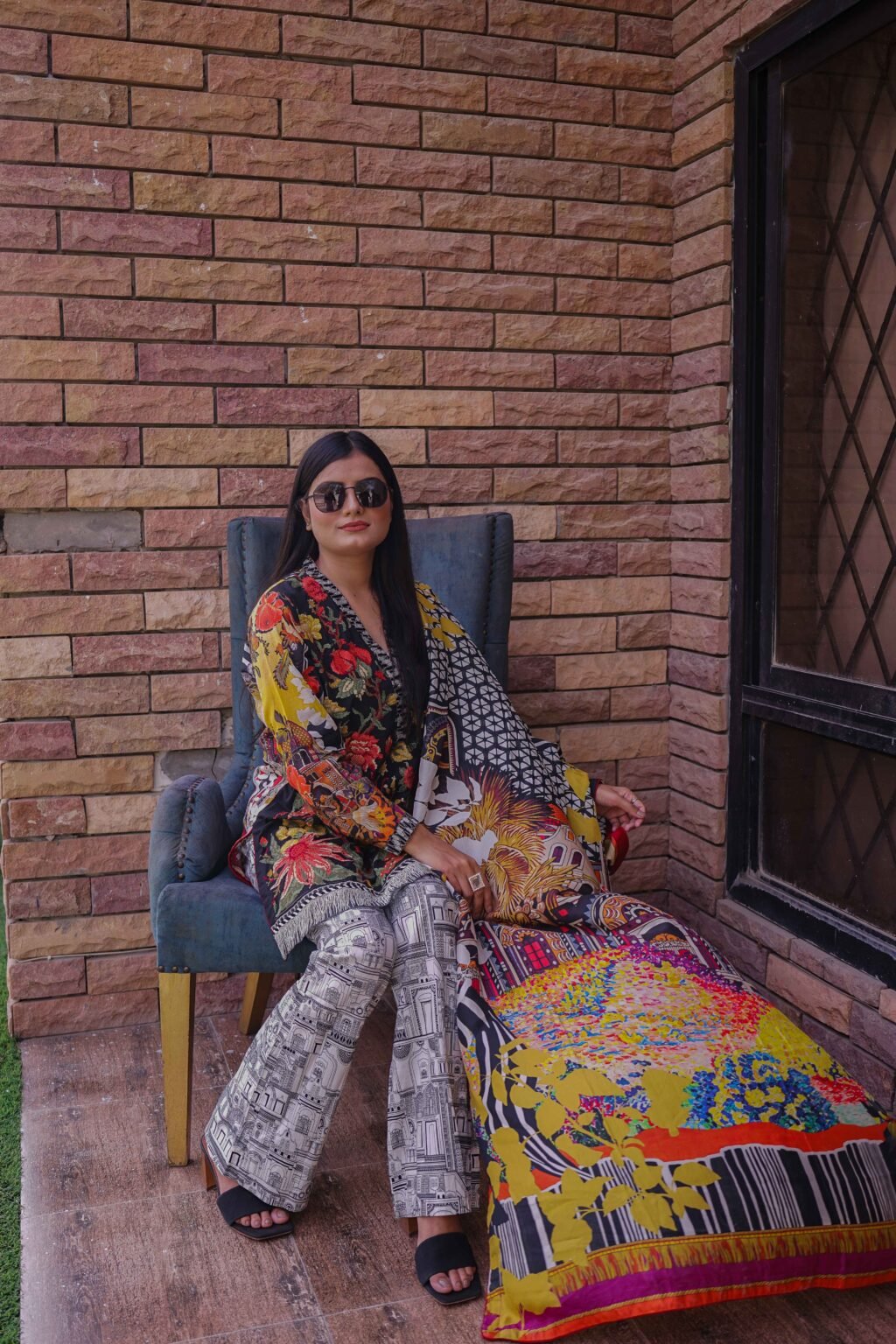 Urban Bloom – Bold Florals Meet City Vibes
