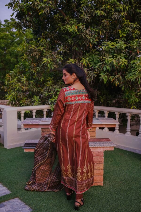 Zameen Rang – Where Earthy Meets Elegant