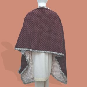 Zehn – Minimal Plum Shawl with Monochrome Border