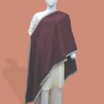 Zehn – Minimal Plum Shawl with Monochrome Border