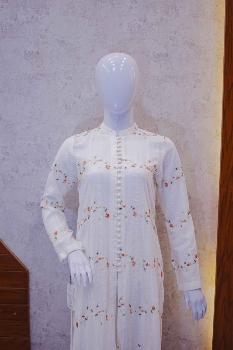 Elegant White Floral Embroidered Cotton Kurta