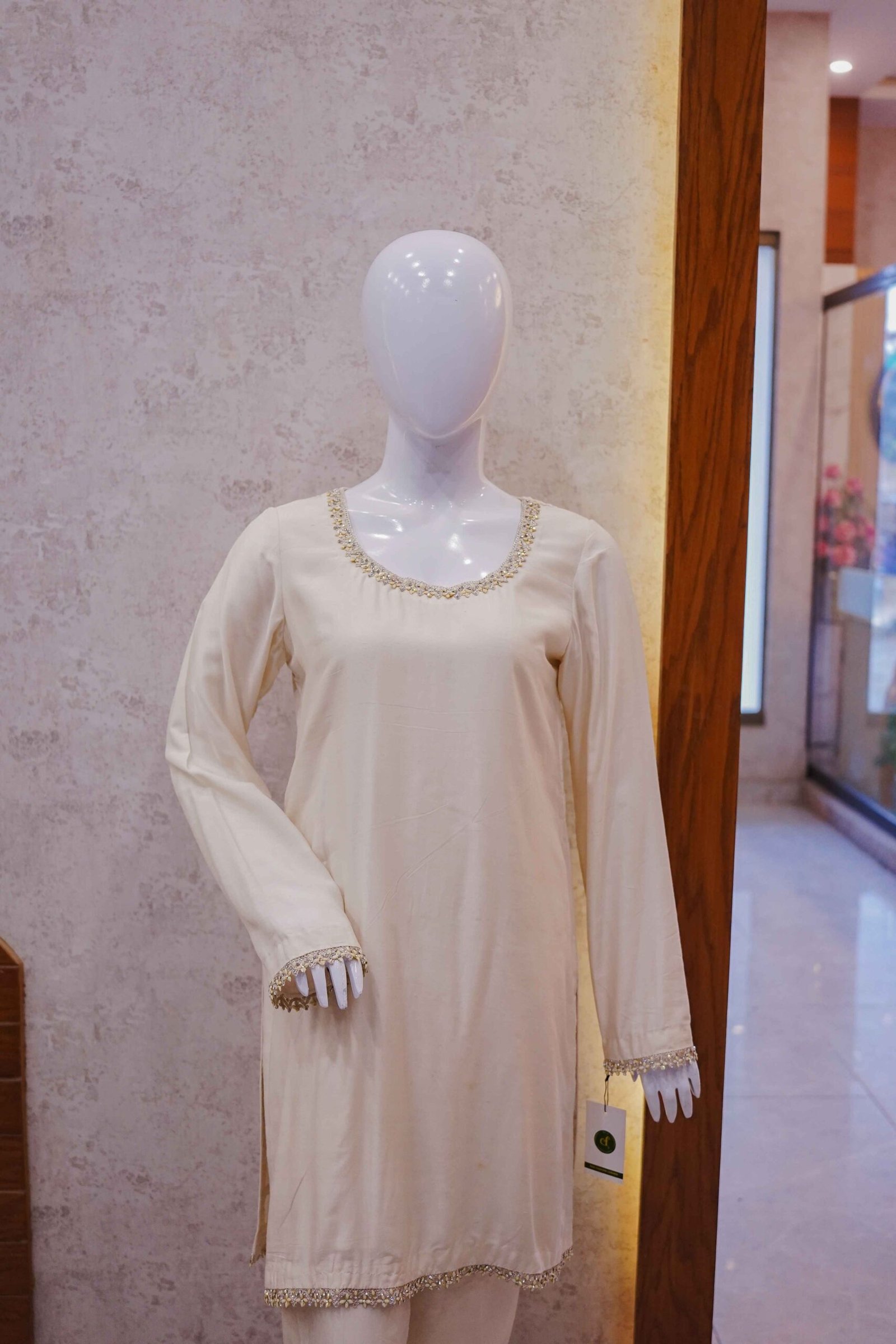 Nura – Light of Elegance