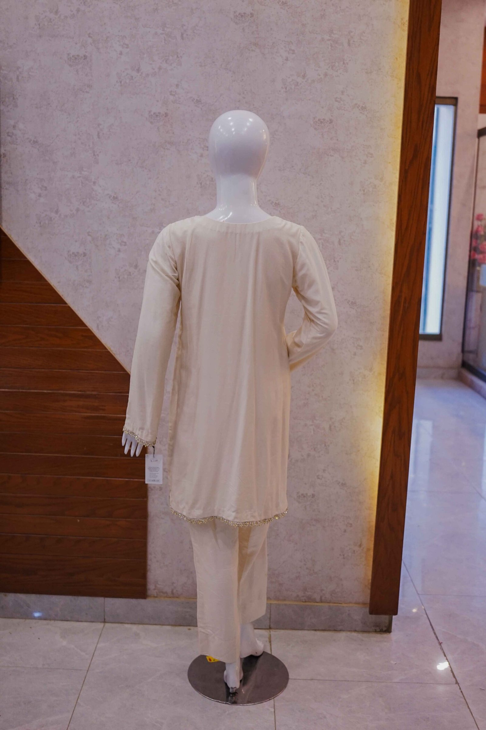 Nura – Light of Elegance