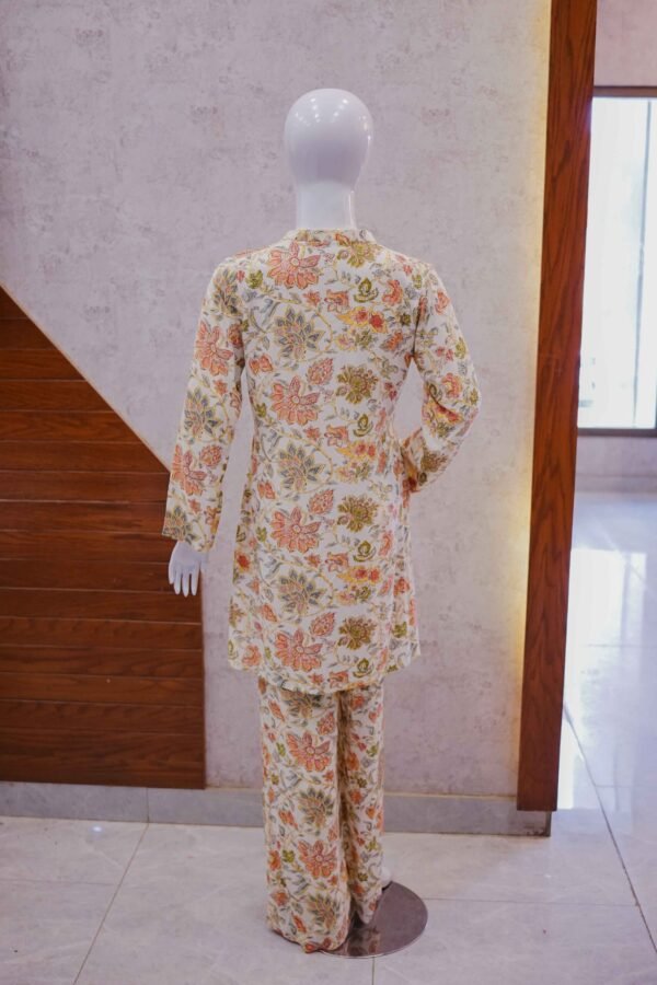 Off-White Floral 2-Piece Lawn Suit – Soft Elegance