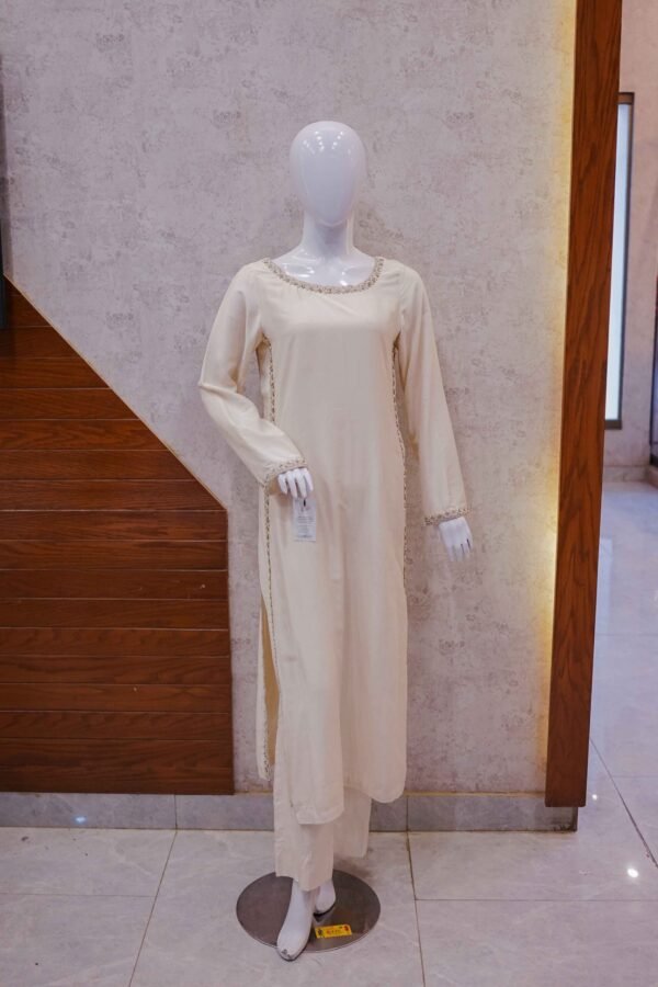 Sakeena – The Serene Beauty