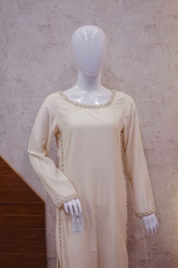 Sakeena – The Serene Beauty