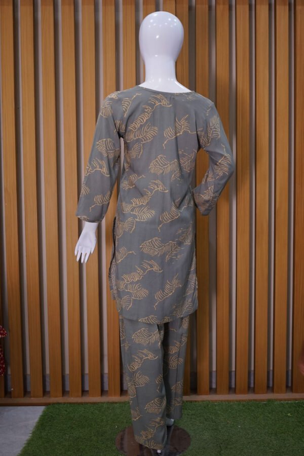 Elegant Leaf Print Kurta Set