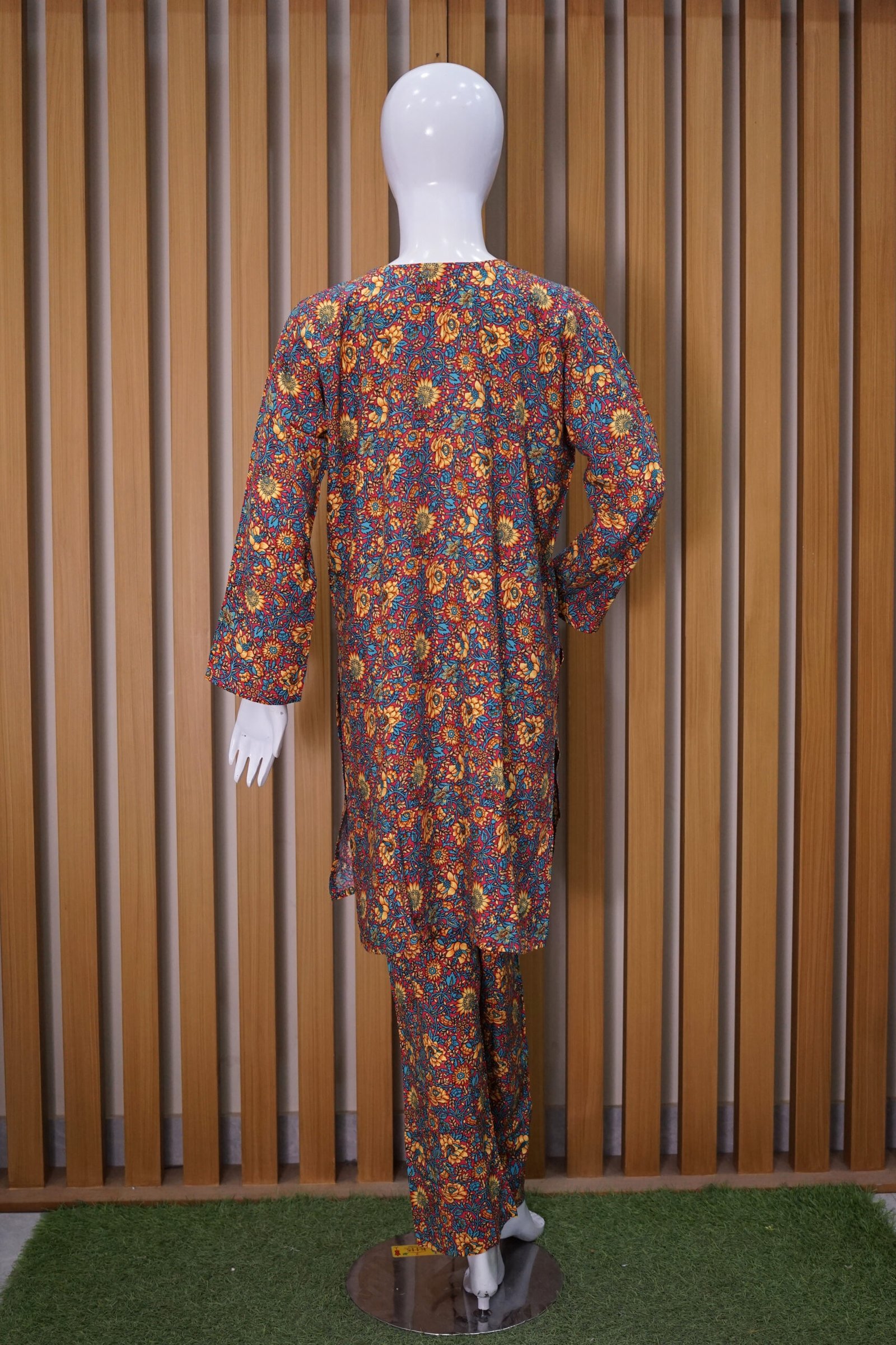 Noor-e-Shab Floral Charm